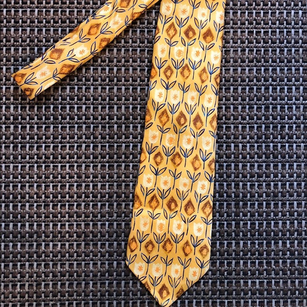 2/$25⚡️Paul Frederick Yellow Floral Silk Necktie